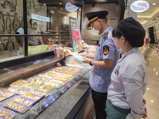 舌尖上的守護者 上海跑遍全市1.2萬余家單位，筑牢食品安全防線